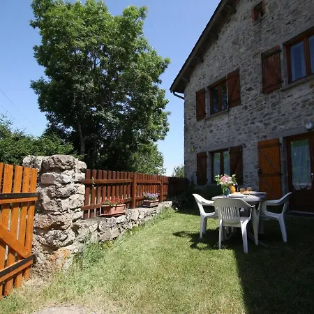 Familial Au Calme Avec Jeux, Vtt, Randonnee, Pres Du Parc Livradois, La Chaise-dieu Et Craponne - Fr-1-582-214 *