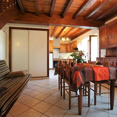 Jullianges, 3 Pièces, 5 Personnes - Fr-1-582-214 *