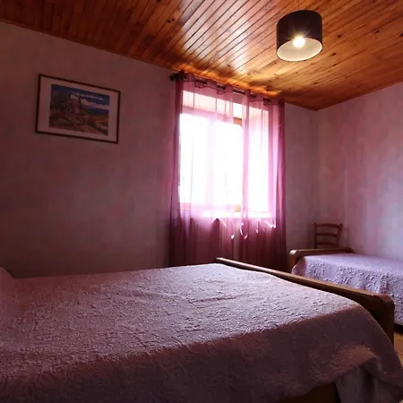 Jullianges, 3 Pièces, 5 Personnes - Fr-1-582-214 * Jullianges