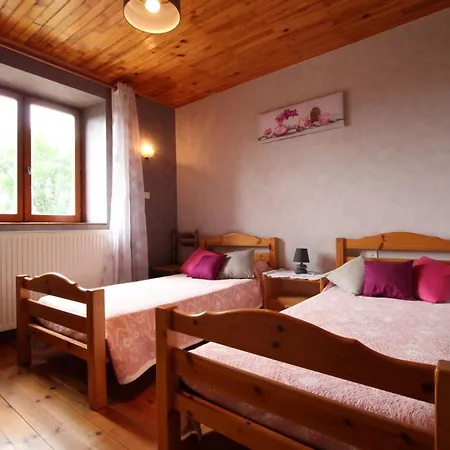 Casa vacanze Jullianges, 3 Pièces, 5 Personnes - Fr-1-582-214