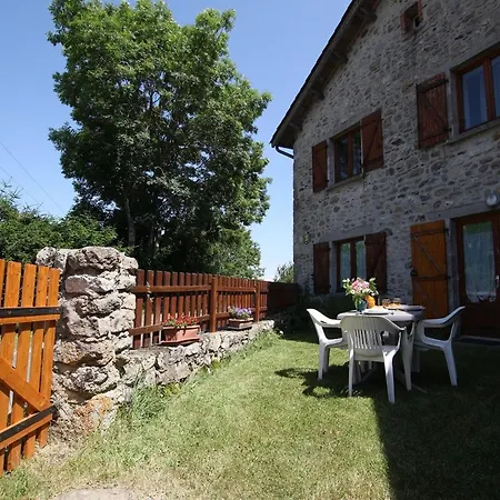 Jullianges, 3 Pièces, 5 Personnes - Fr-1-582-214 Jullianges